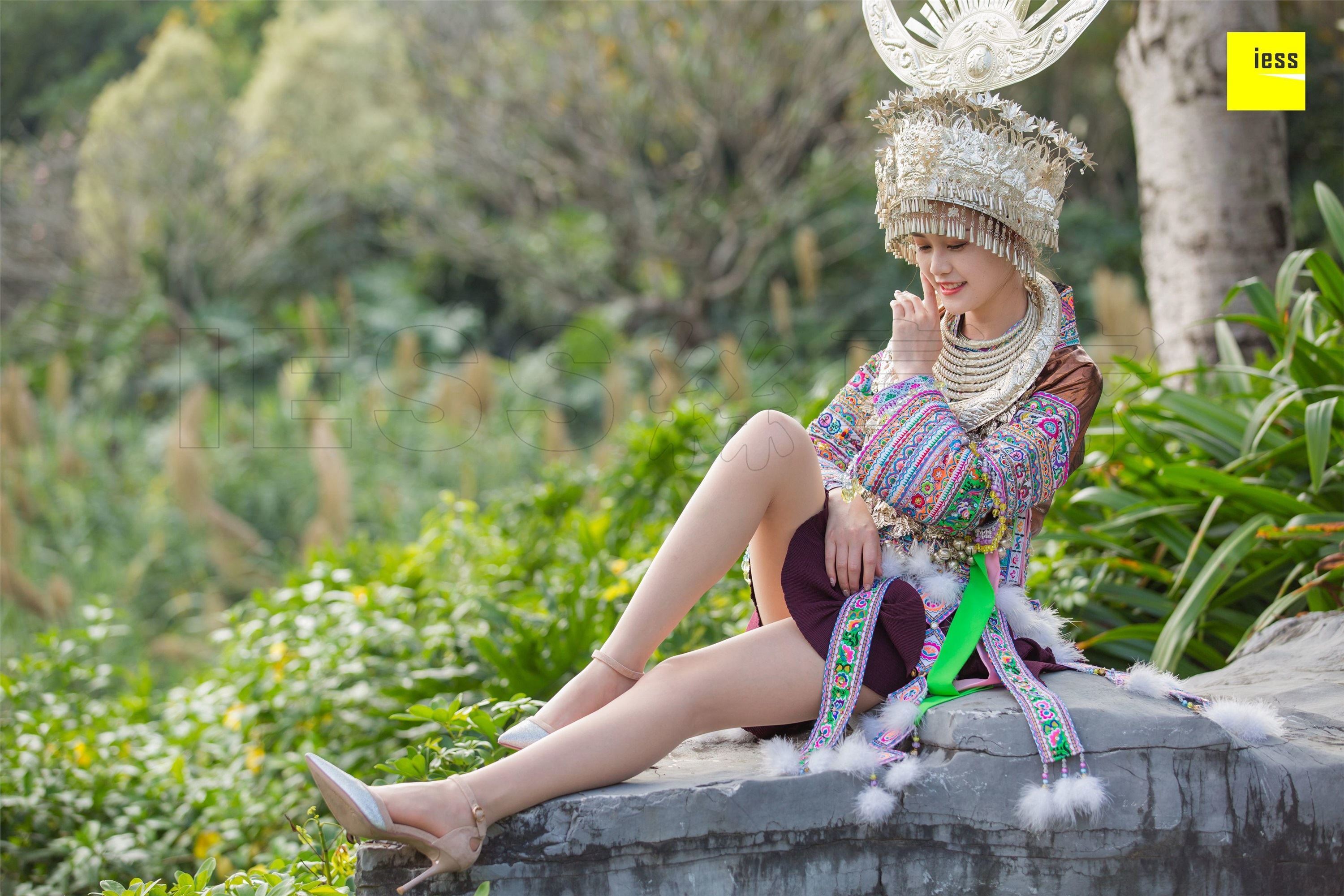 IESS异思趣向 2018.12.04《魔鬼周三》特刊45期：九妹- 穿丝袜的苗族九妹